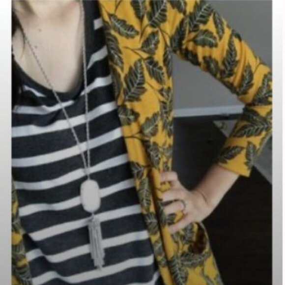 LuLaRoe Sarah Duster | Size XS | Leaf Pattern | Long Cardigan - Picture 3 of 10